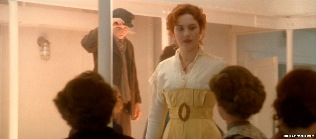 titanic_deleted-scenes_rose-visits-third-class_011